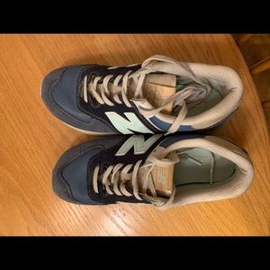 Men size 8 new balance 574, hardly worn!